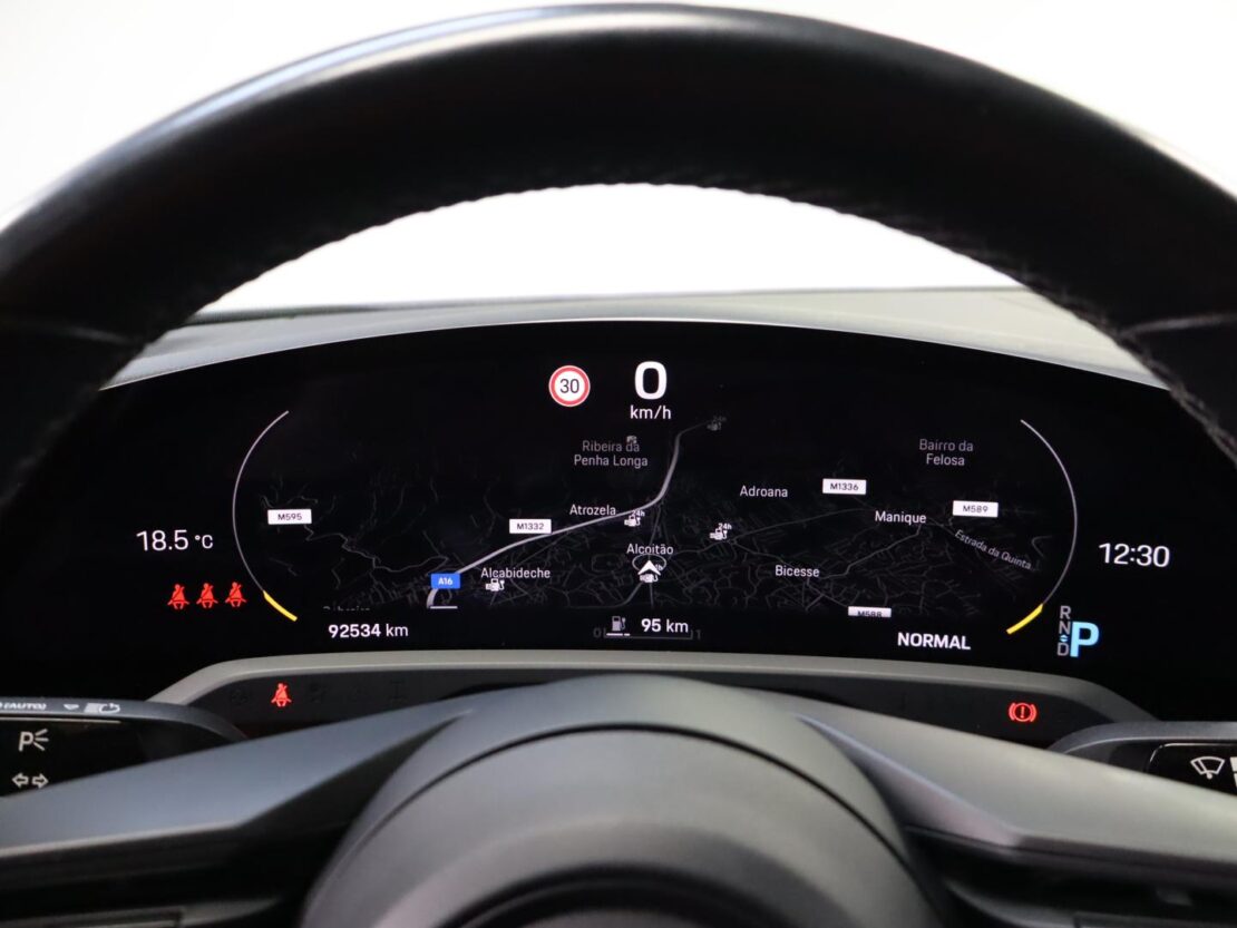 Porsche Taycan Standard 16