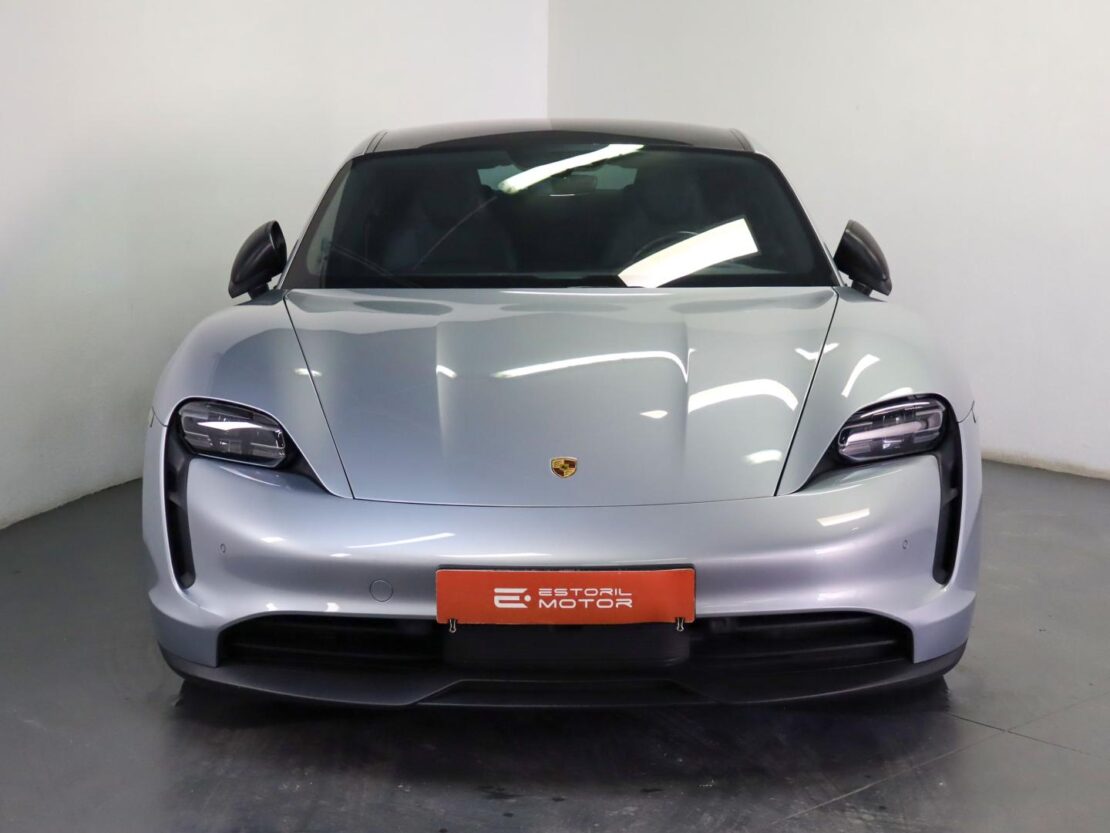 Porsche Taycan Standard 2