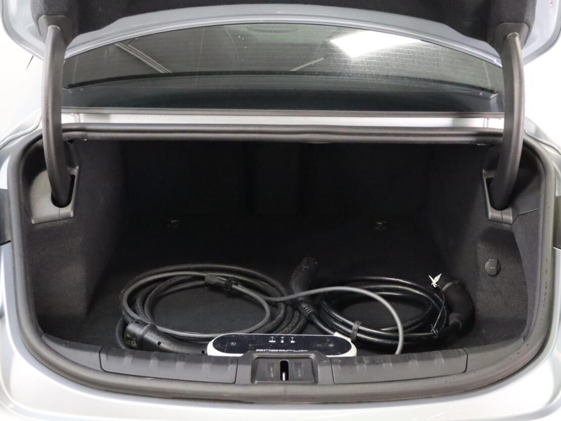 Porsche Taycan Standard 24