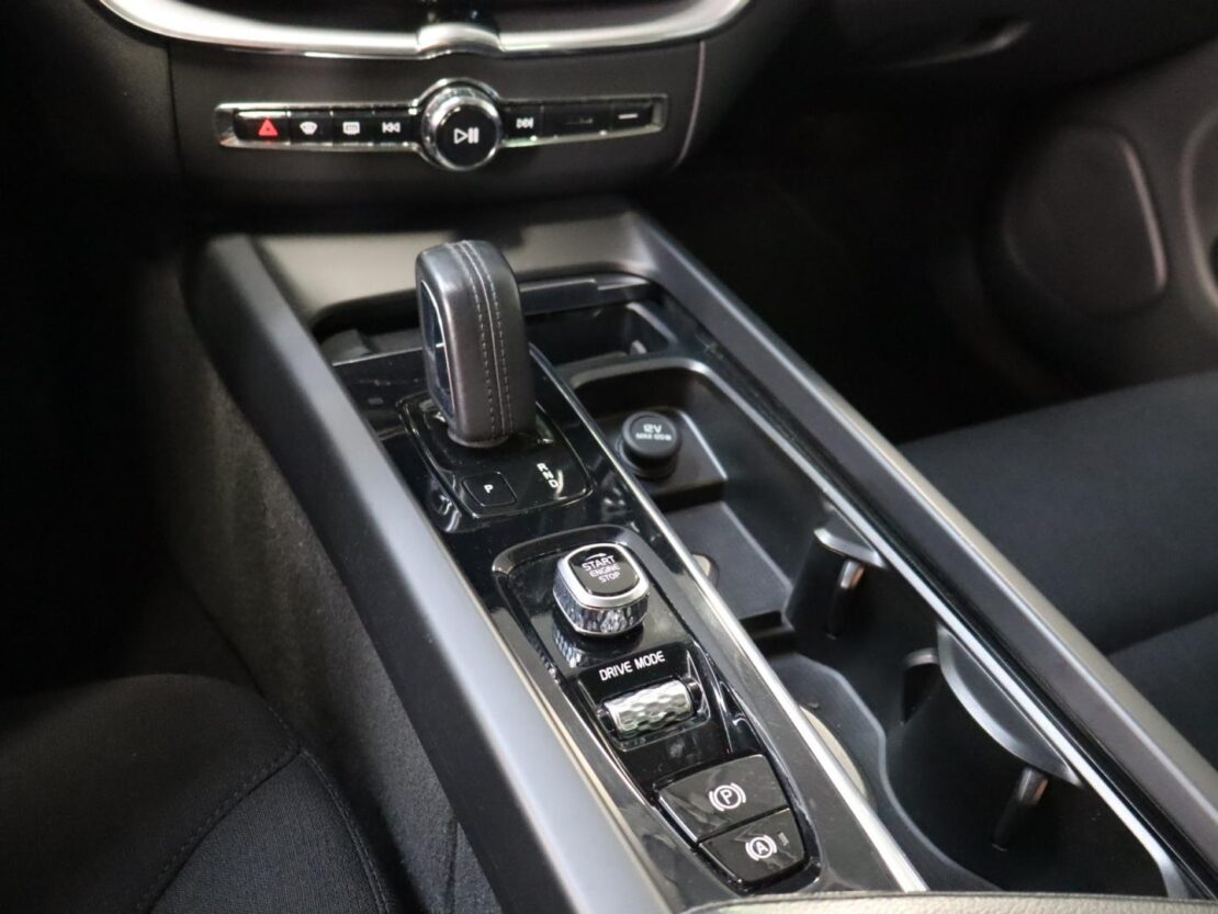 Volvo XC60 2.0 T6 PHEV Inscription AWD 22