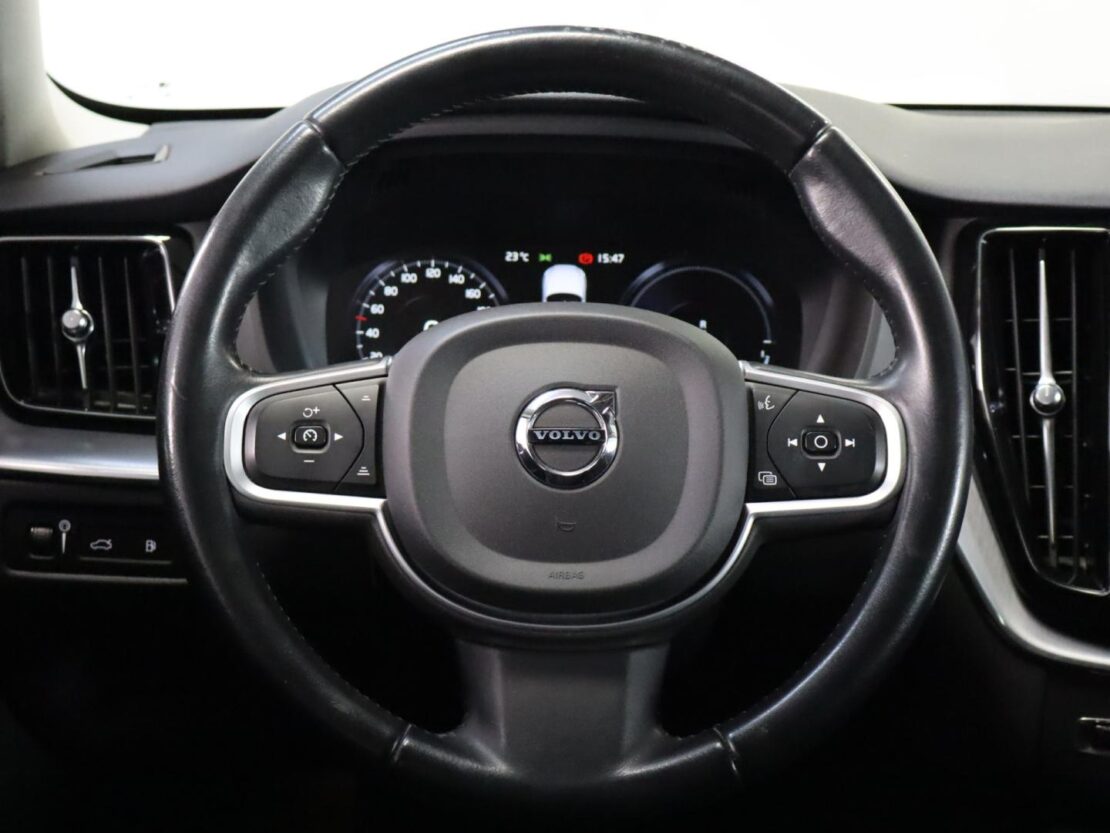 Volvo XC60 2.0 T6 PHEV Inscription AWD 13