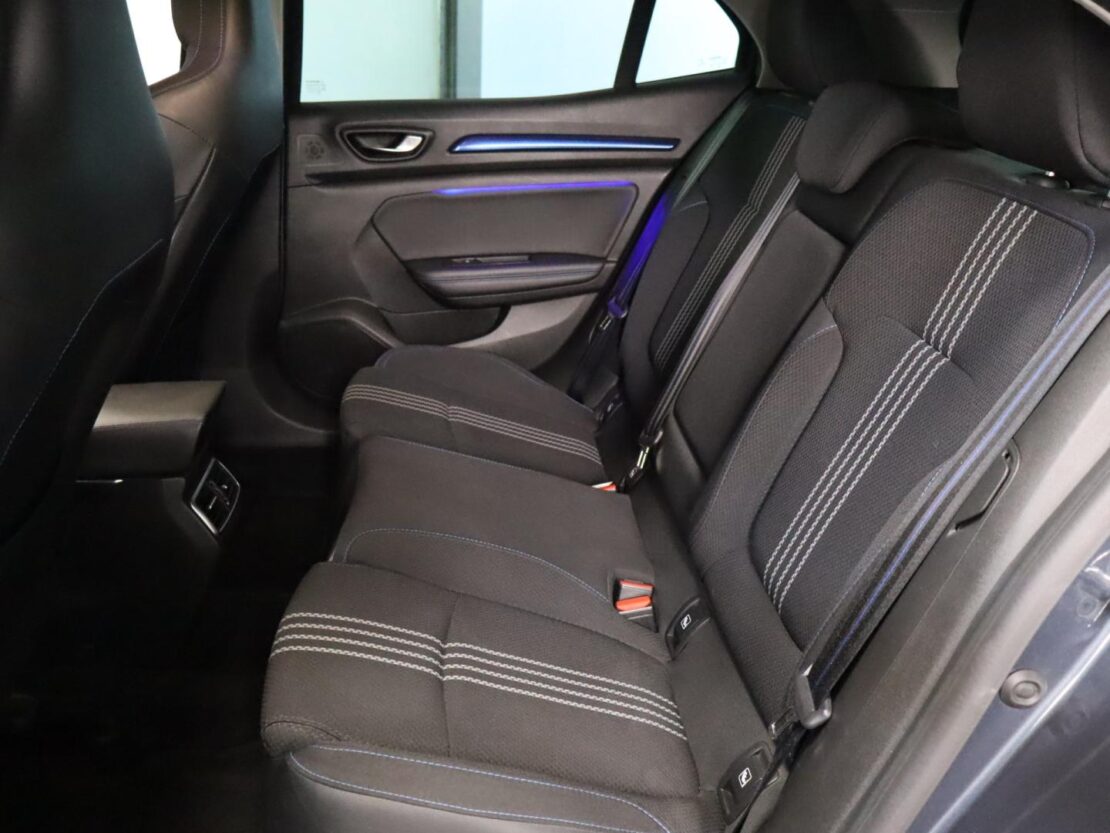 Renault Megane 1.5 Blue dCI  Energy GT Line 8