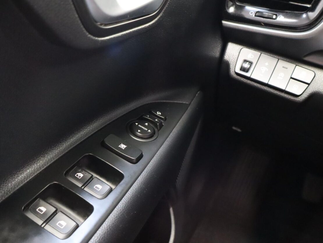 Kia Stonic 1.0 T-GDi ISG WAVE 11