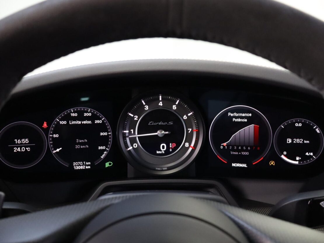 Porsche 911 Turbo S Cabriolet 17