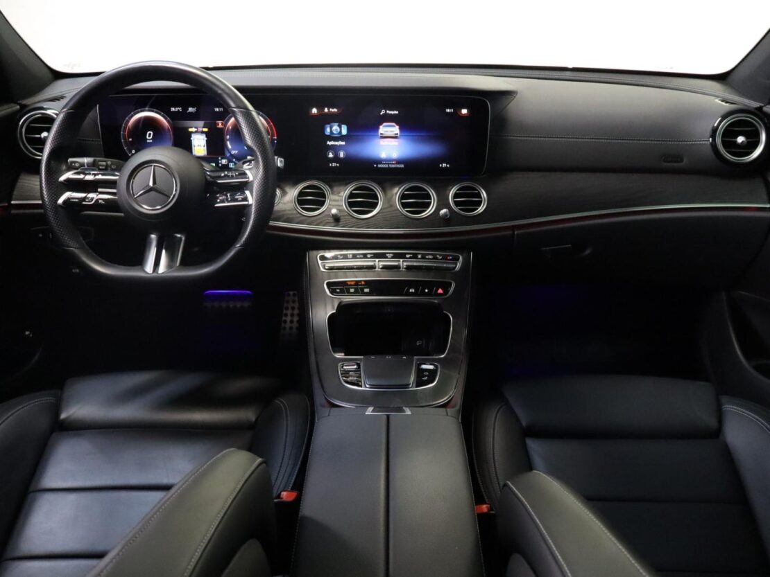 Mercedes Benz Classe E E 300 de Auto AMG LINE 12