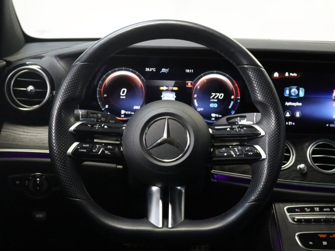 Mercedes Benz Classe E E 300 de Auto AMG LINE 13