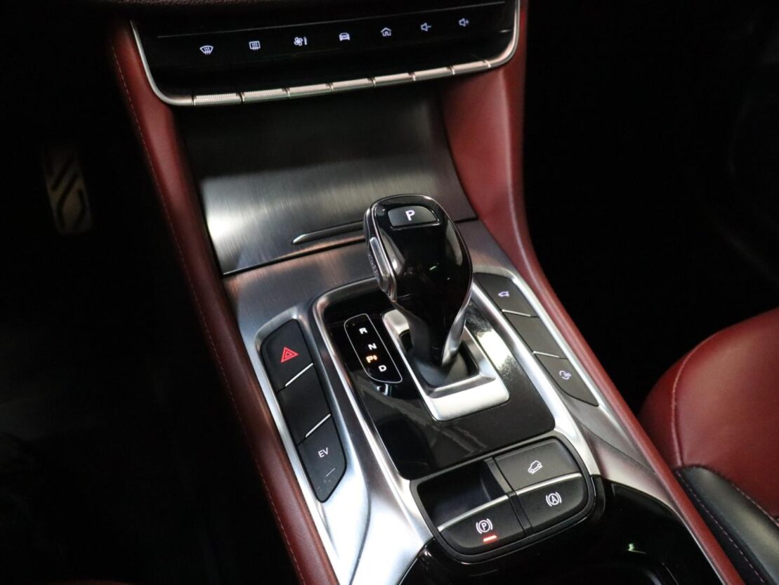 MG eHS Luxury 20