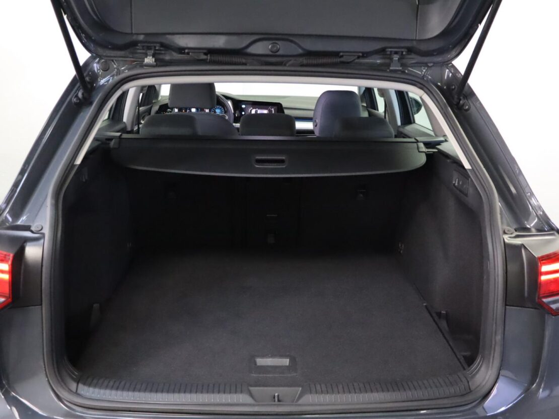 Volkswagen Golf 2.0 TDI Life Variant 19
