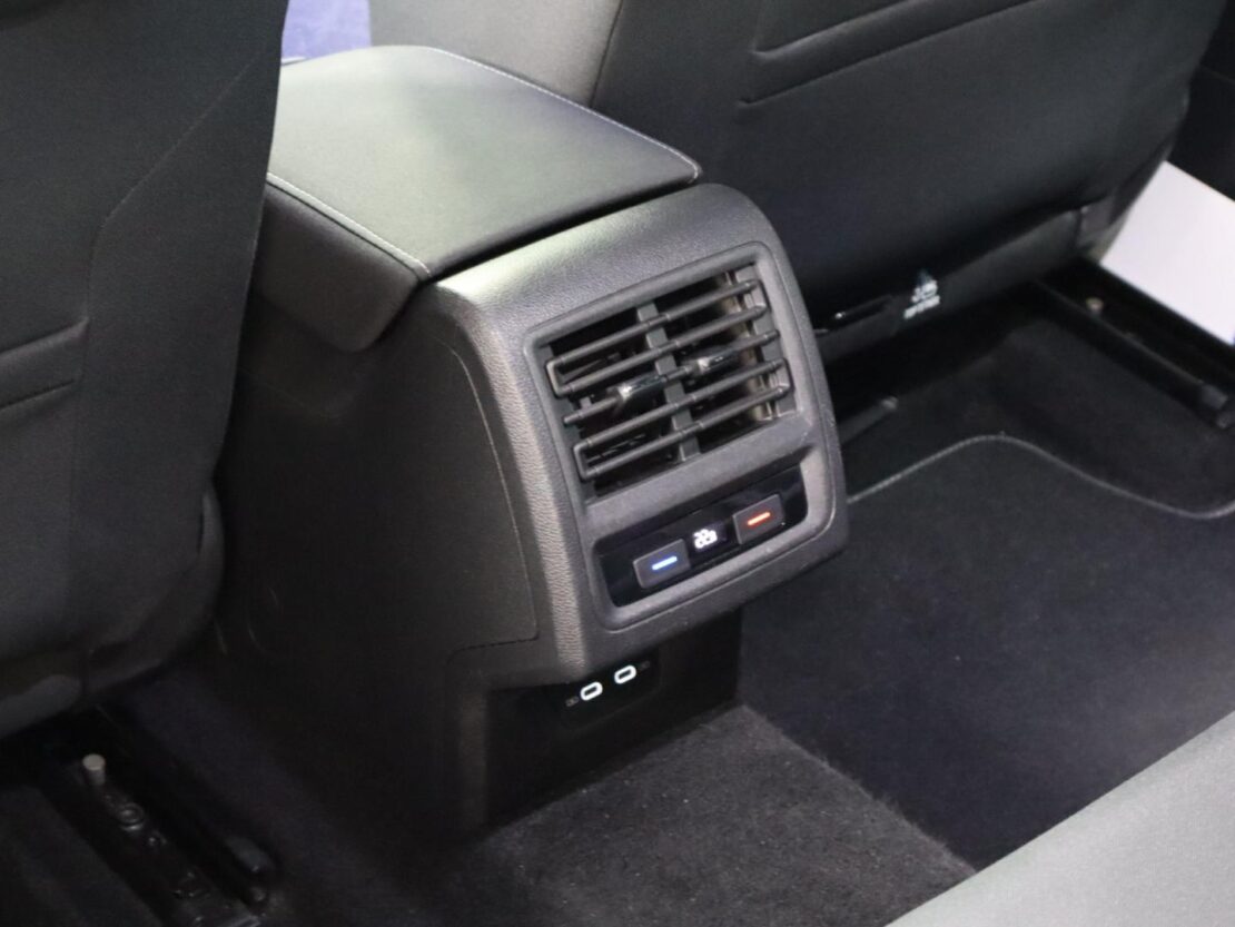 Volkswagen Golf 2.0 TDI Life Variant 9