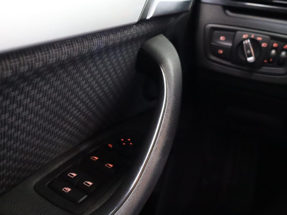 BMW X1 xDrive25e 12