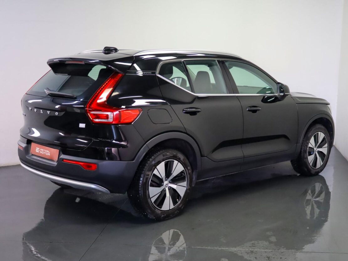 Volvo XC40 1.5 T4 Essential PG HYBRID 3