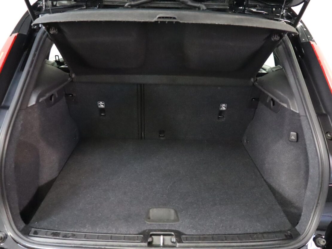 Volvo XC40 1.5 T4 Essential PG HYBRID 20