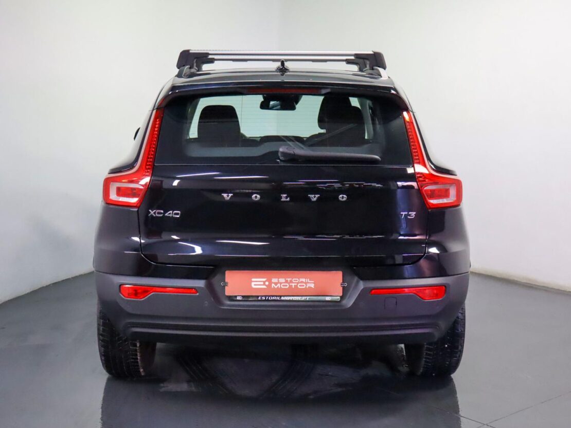 Volvo XC40 1.5 T3  Momentum 4