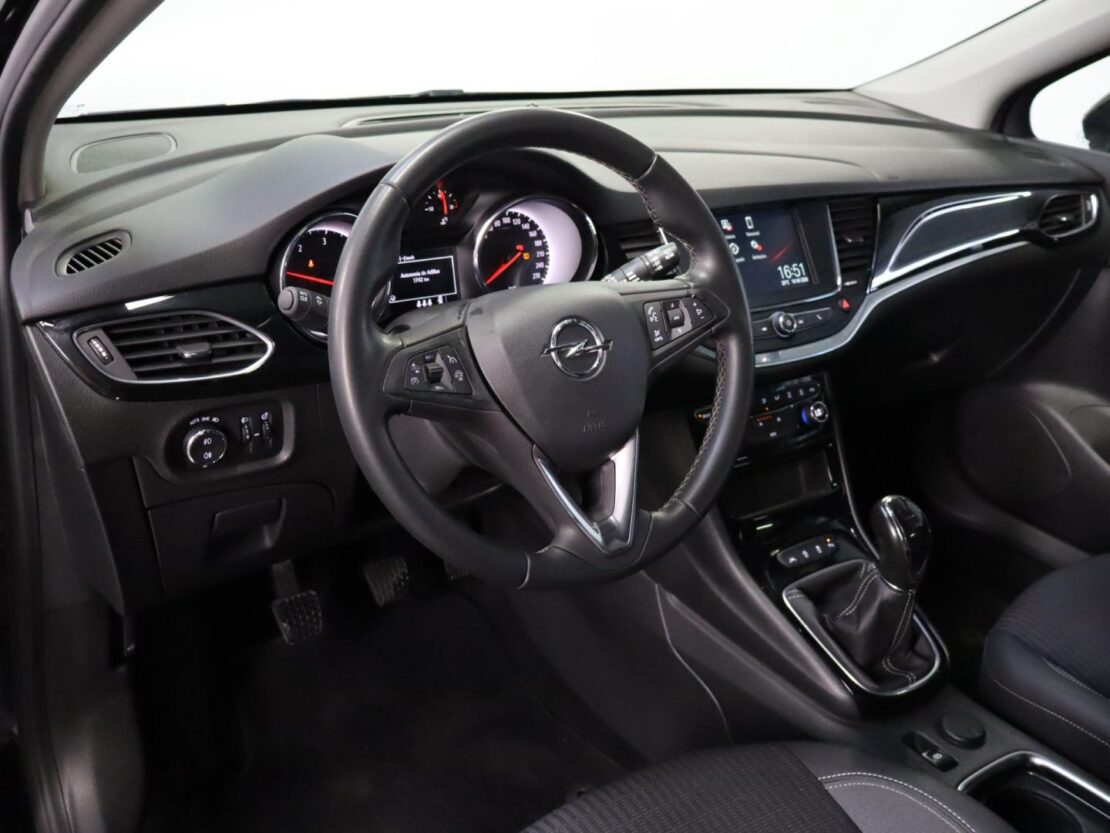 Opel Astra 1.5 Turbo  Design & Tech ST 8