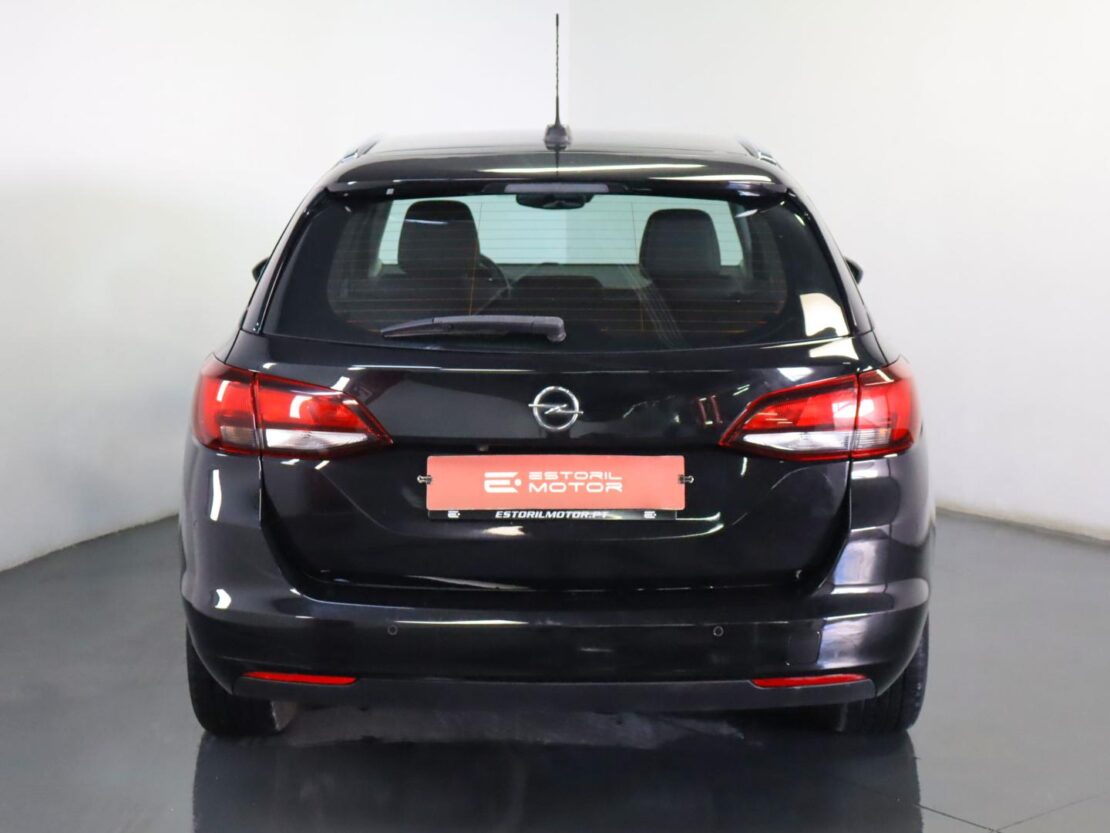 Opel Astra 1.5 Turbo  Design & Tech ST 4