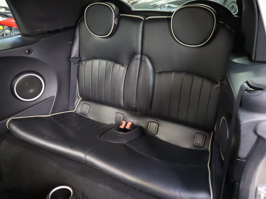 Mini Mini Cooper D Cabrio Auto 12
