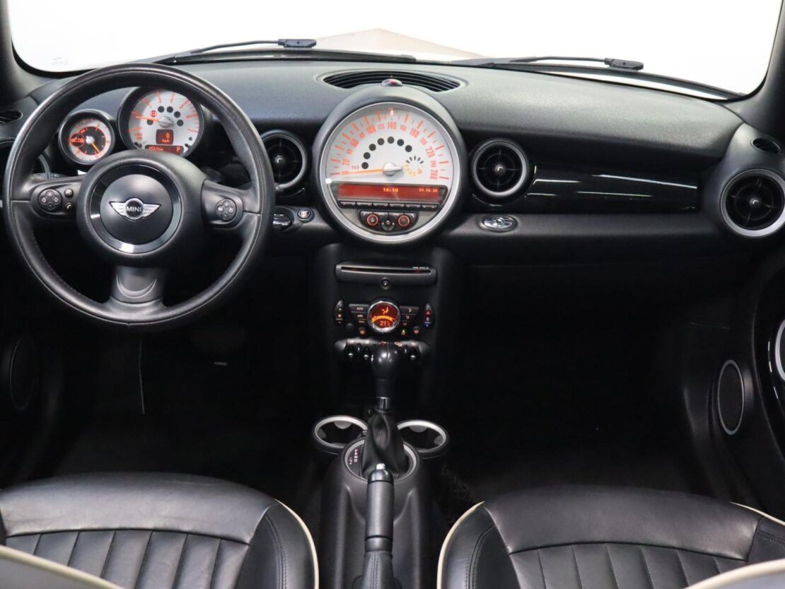 Mini Mini Cooper D Cabrio Auto 13