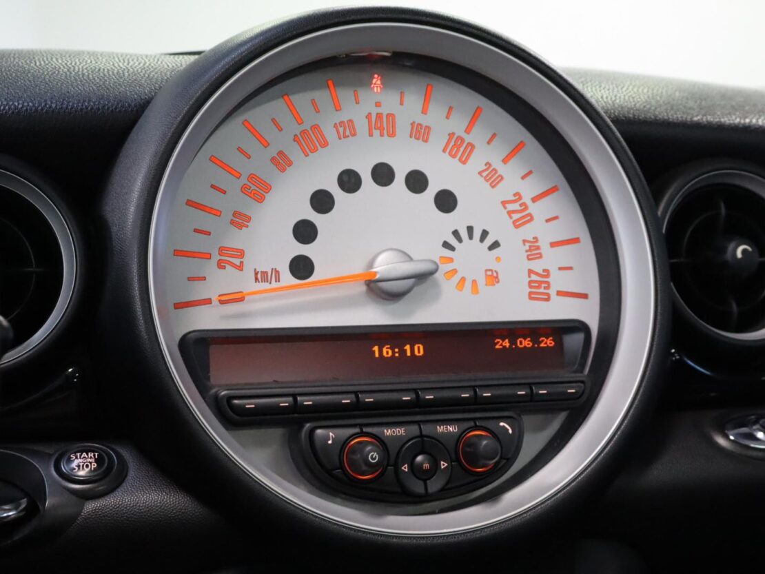 Mini Mini Cooper D Cabrio Auto 15