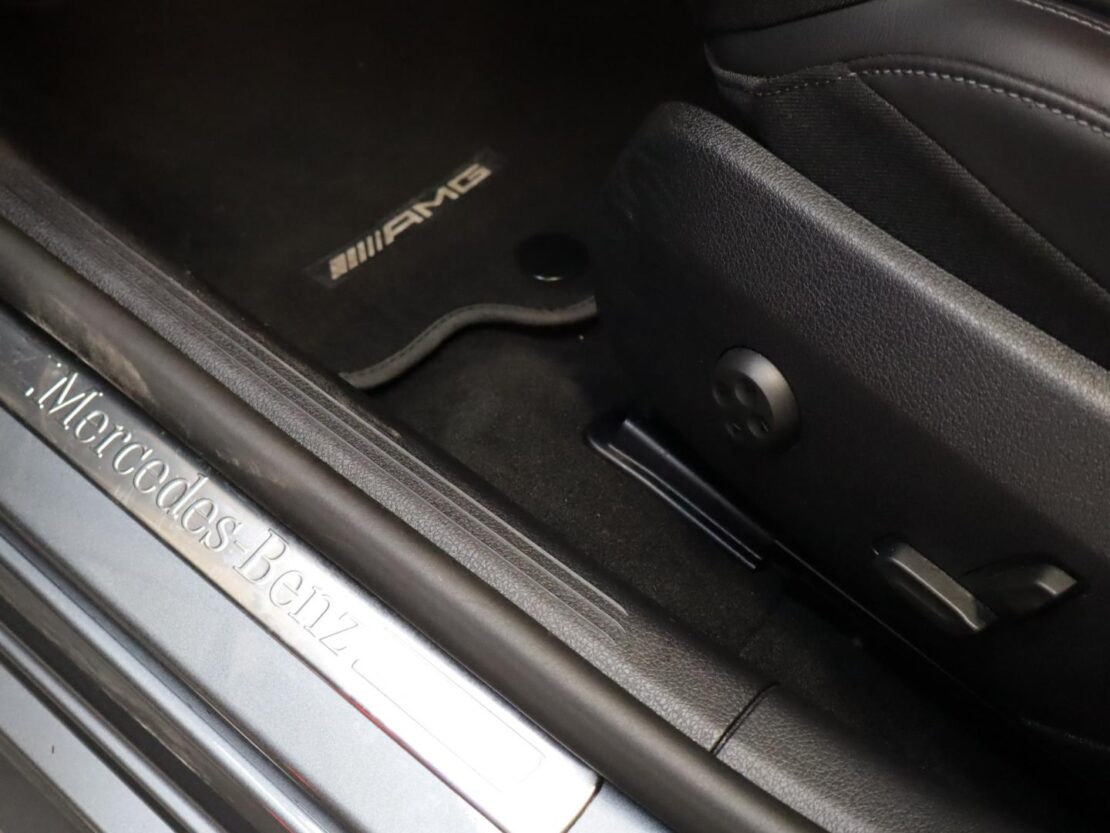 Mercedes Benz Classe C C 300 e AMG Line 12
