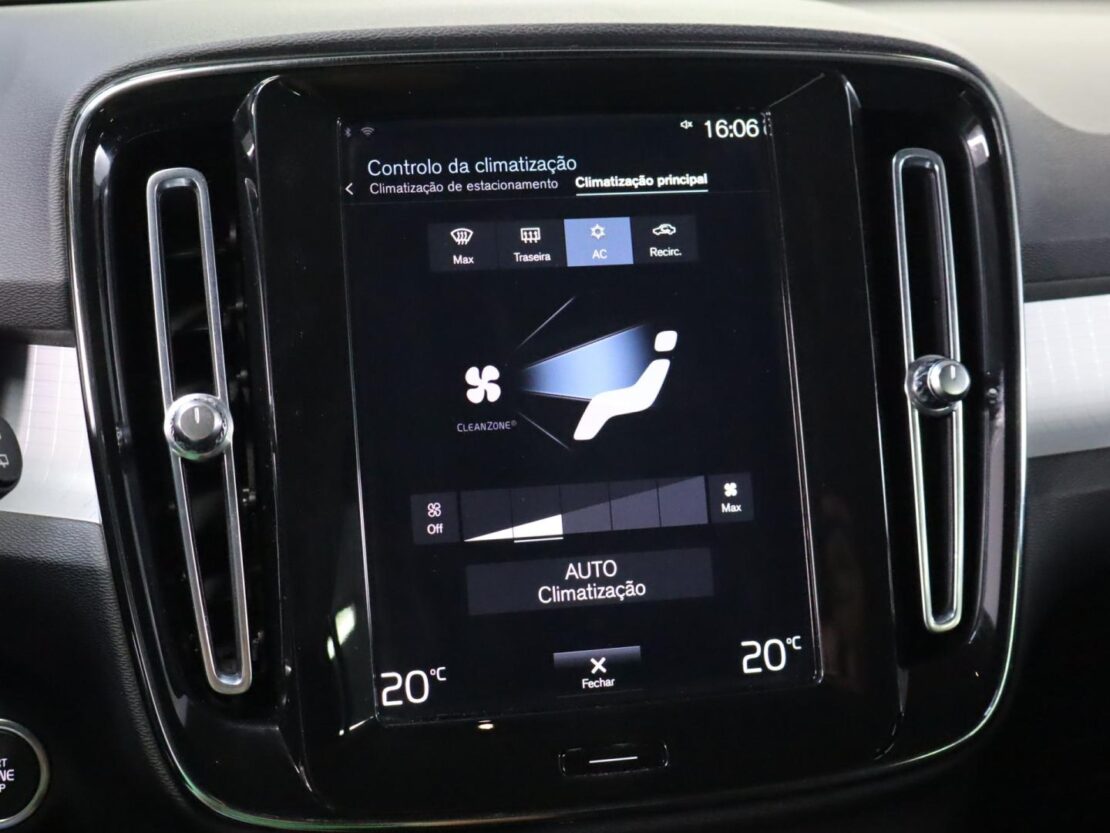Volvo XC40 1.5 T4 PHEV Inscription 16
