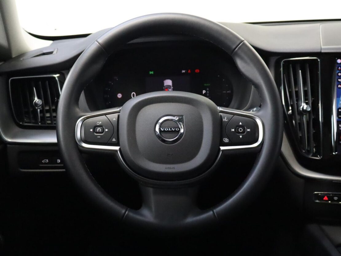 Volvo XC60 2.0 T6 PHEV Core AWD 13