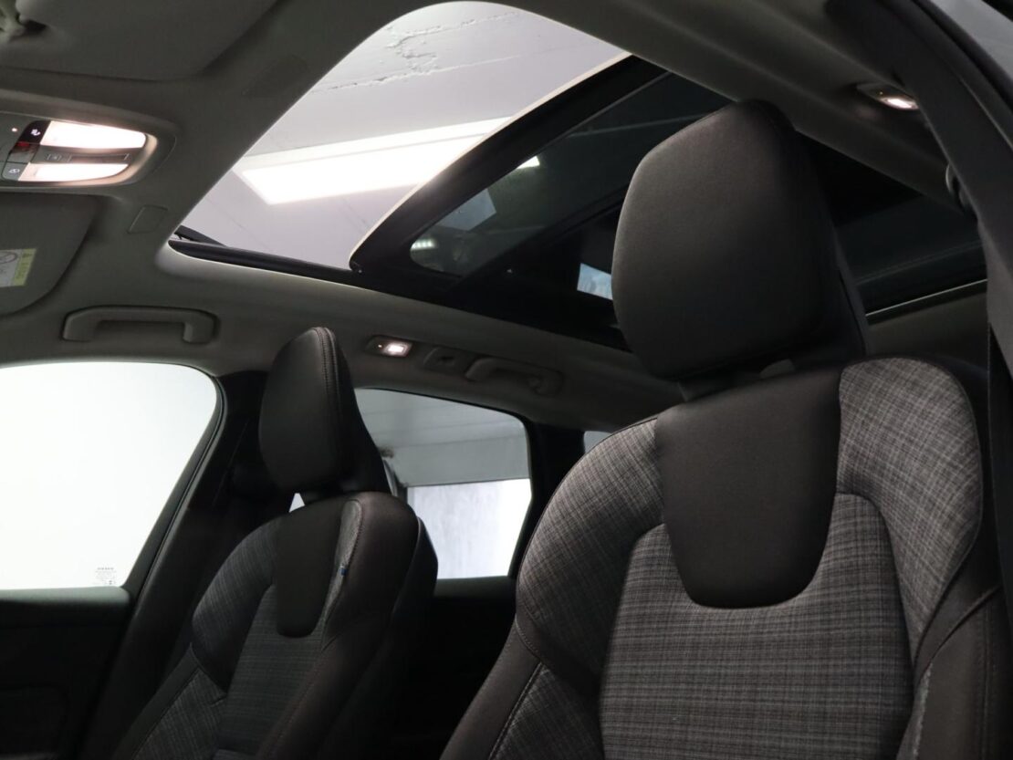 Volvo XC60 2.0 T6 PHEV Core AWD 23