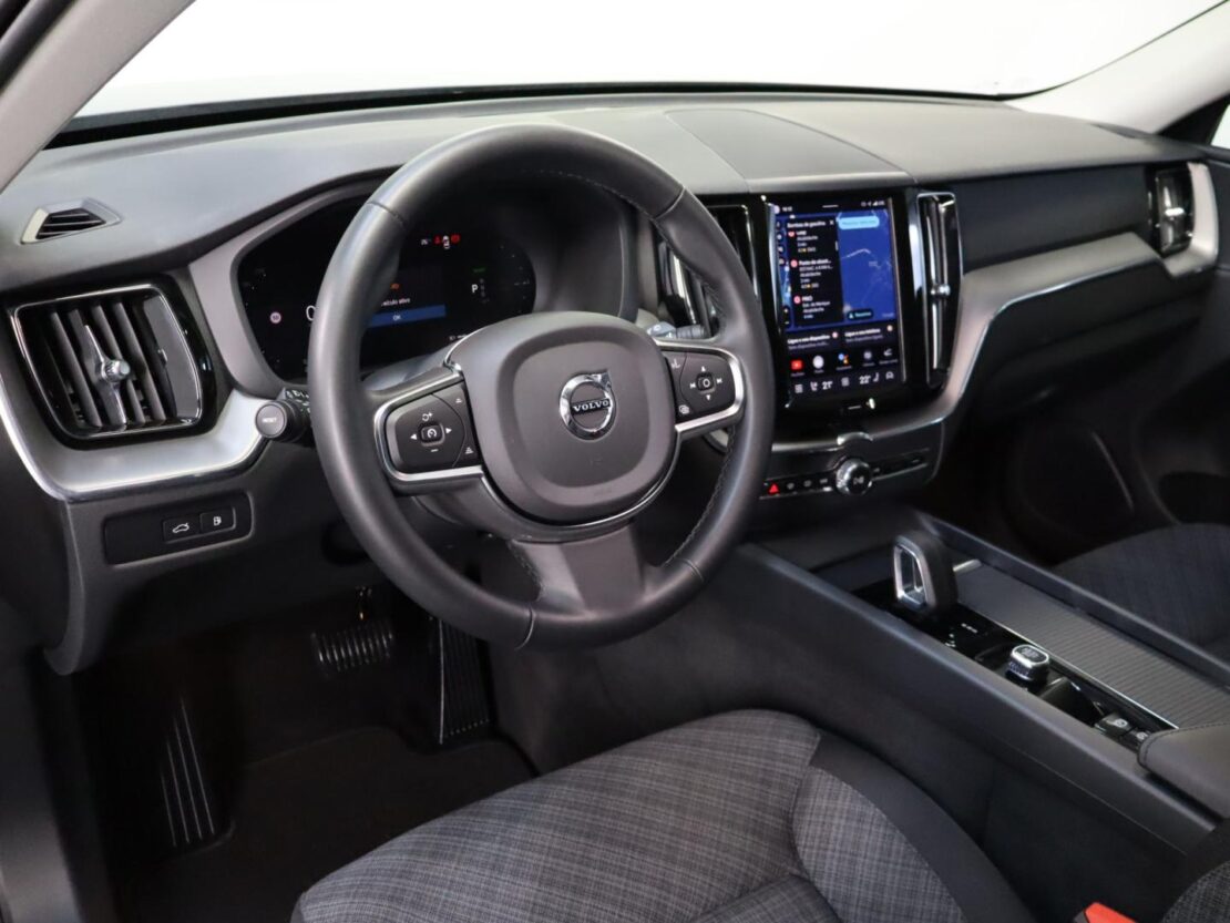Volvo XC60 2.0 T6 PHEV Core AWD 9