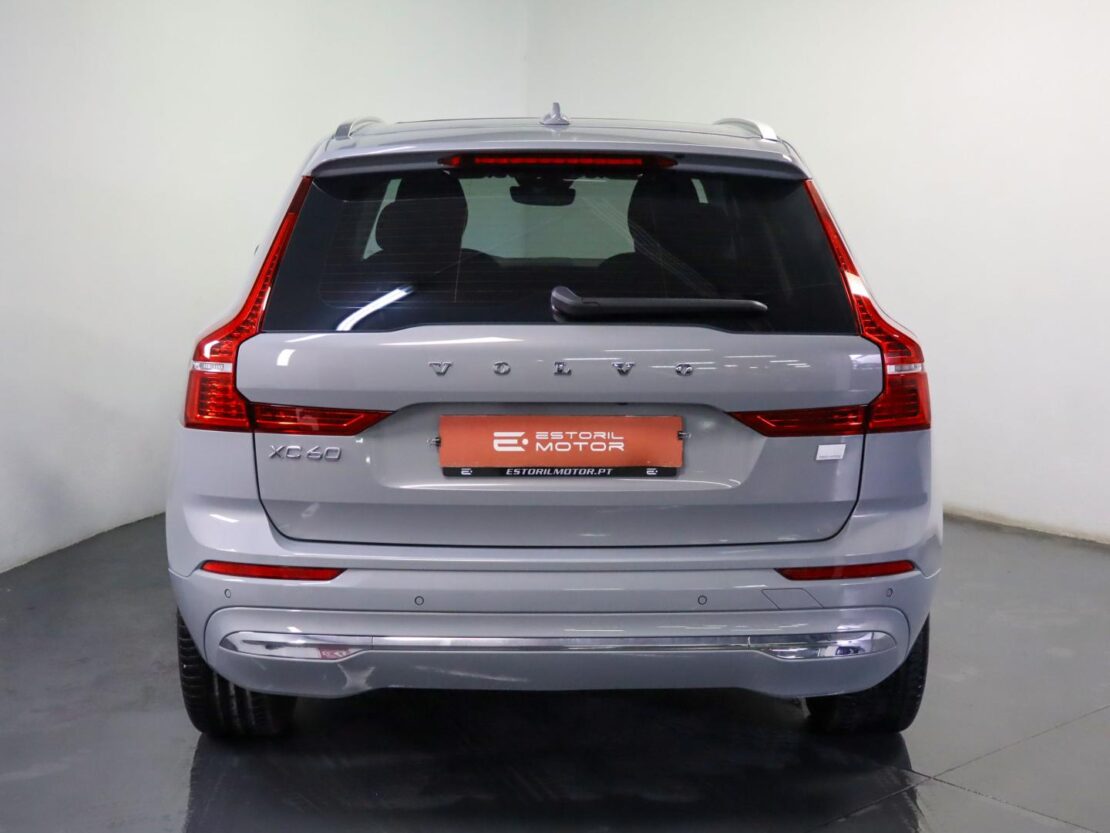 Volvo XC60 2.0 T6 PHEV Core AWD 4