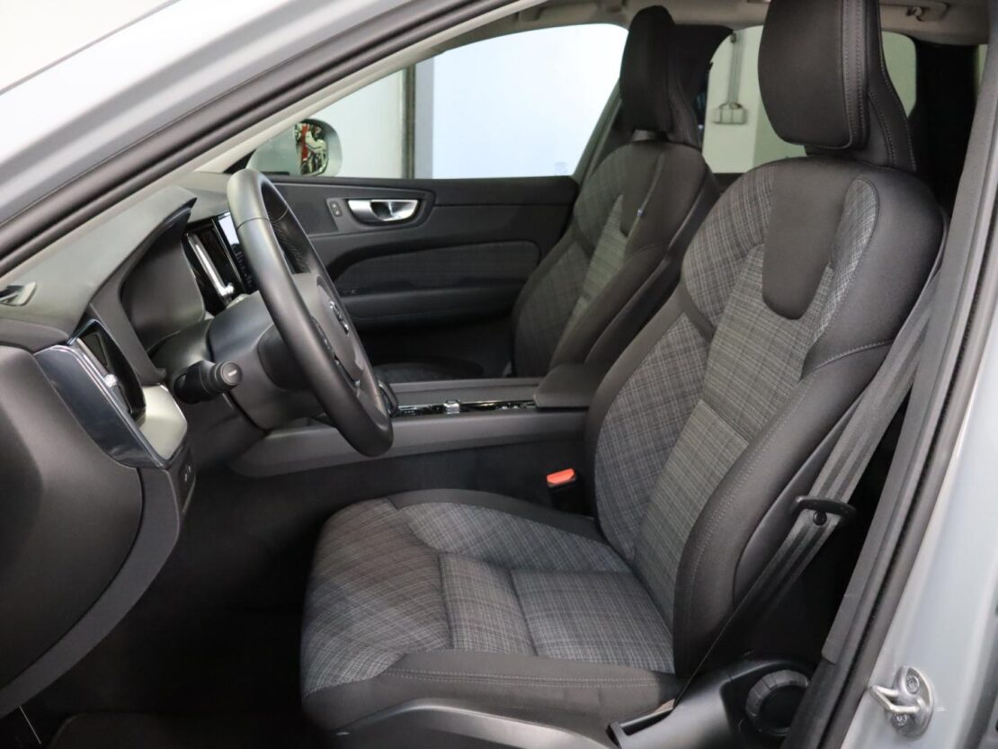 Volvo XC60 2.0 T6 PHEV Core AWD 10