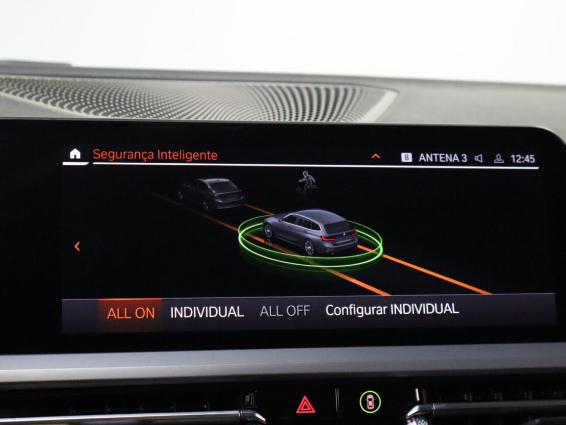 BMW Serie 3 330e Auto Corporate Edition 17