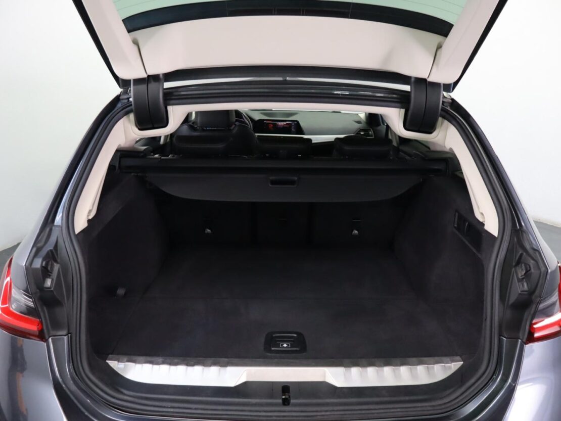 BMW Serie 3 330e Auto Corporate Edition 27