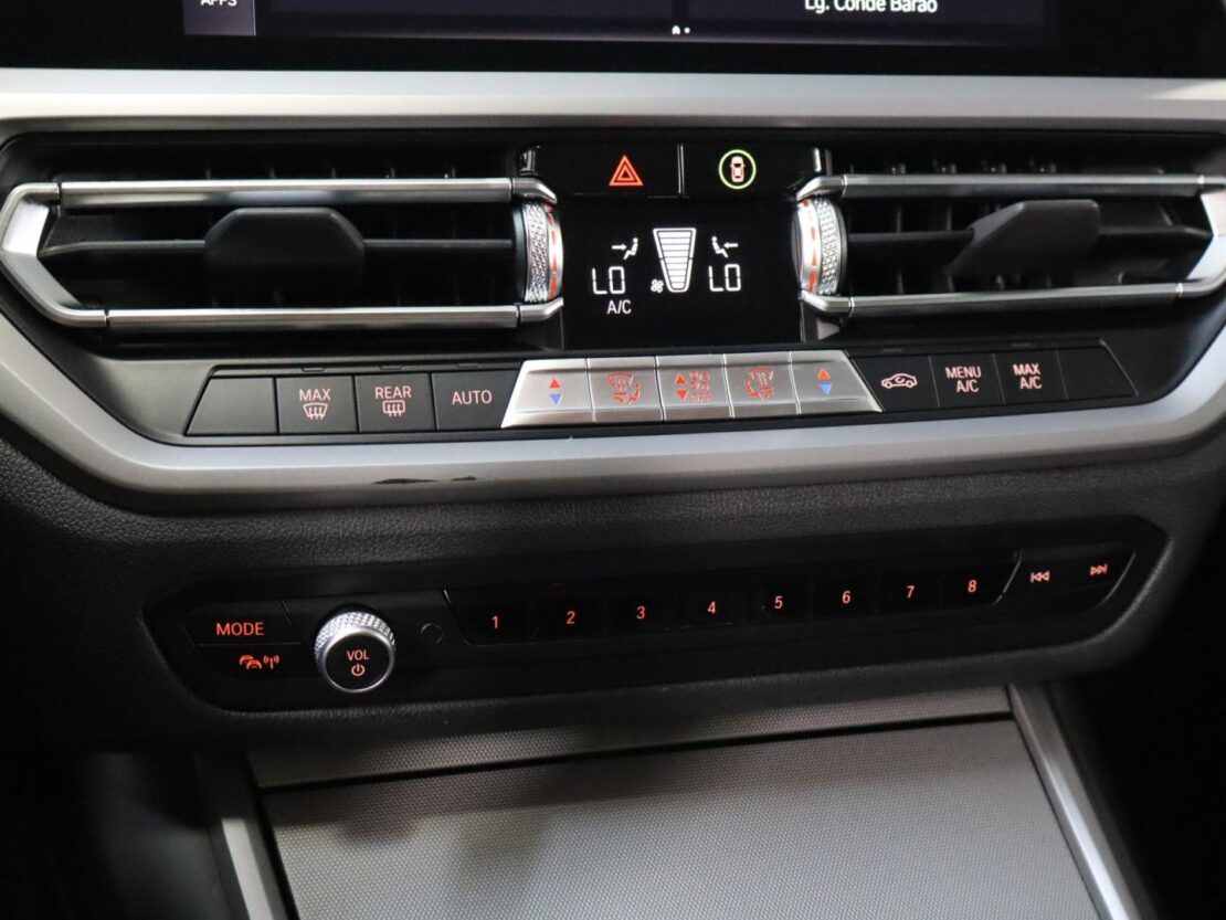 BMW Serie 3 330e Auto Corporate Edition 24
