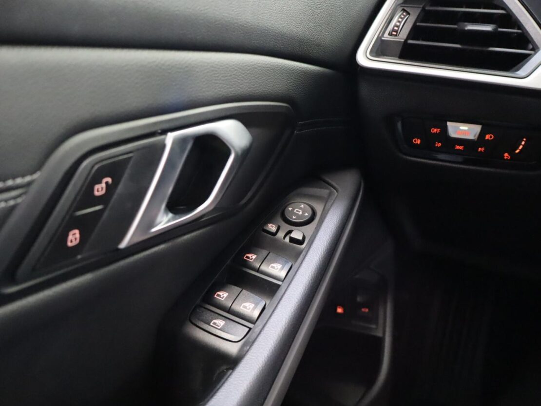 BMW Serie 3 330e Auto Corporate Edition 15