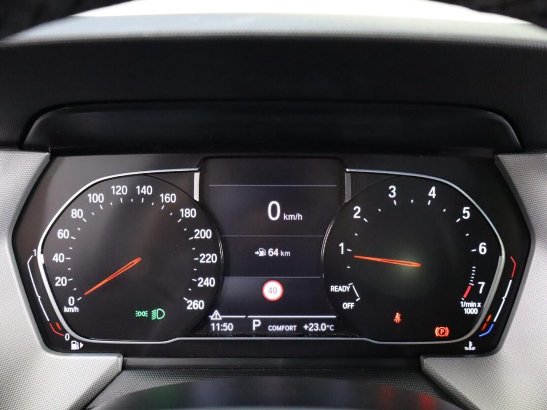 BMW Serie 1 118i Auto 11