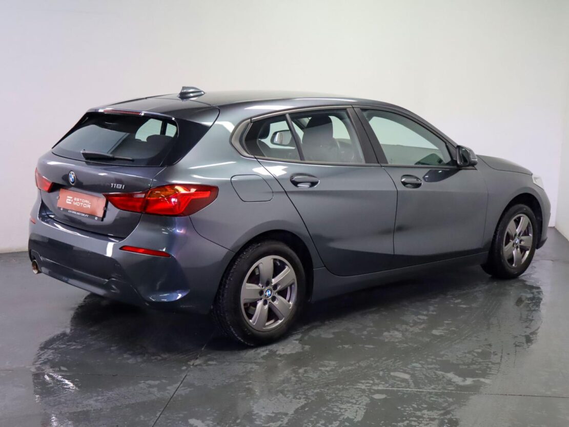 BMW Serie 1 118i Auto 3