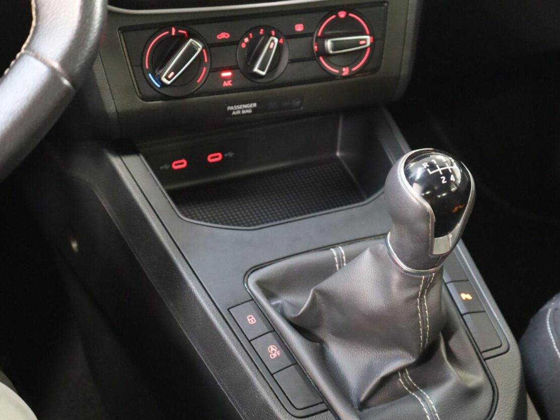 SEAT Ibiza 1.0 TSI STYLE 5v 15