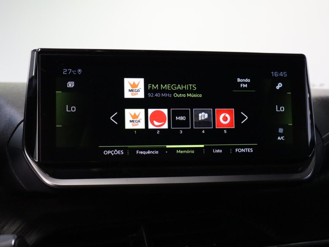 Peugeot 2008 1.5 BlueHDi GT EAT8 12