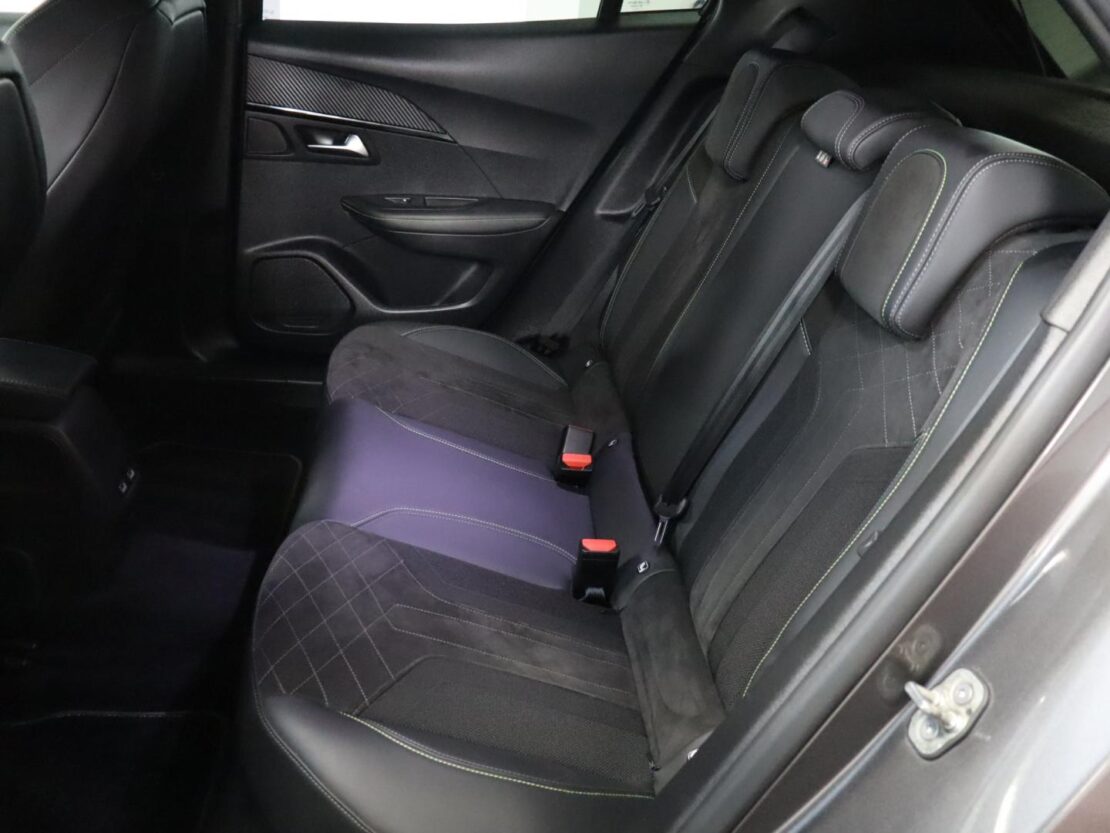 Peugeot 2008 1.5 BlueHDi GT EAT8 8