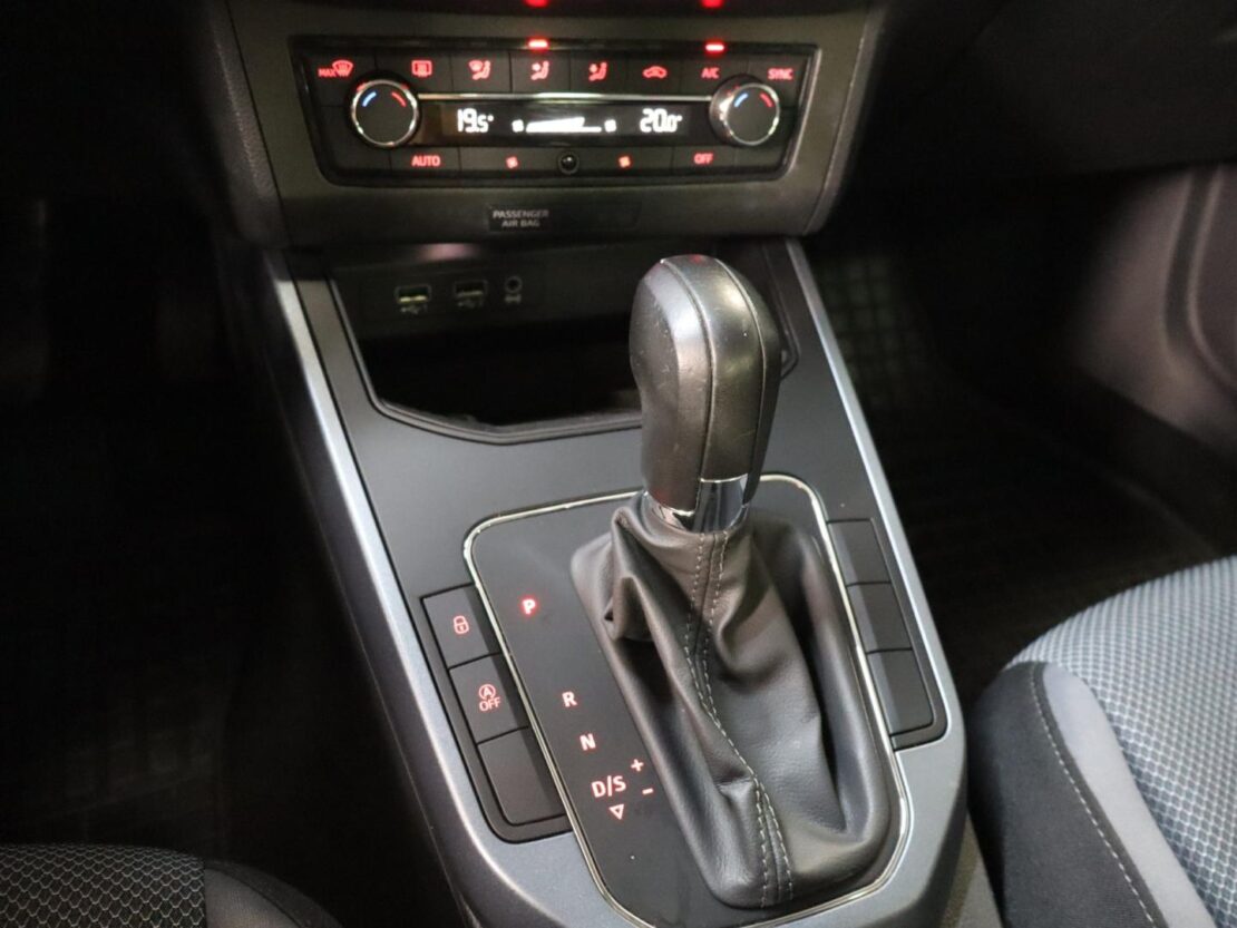SEAT Arona 1.0 TSI STYLE DSG 17