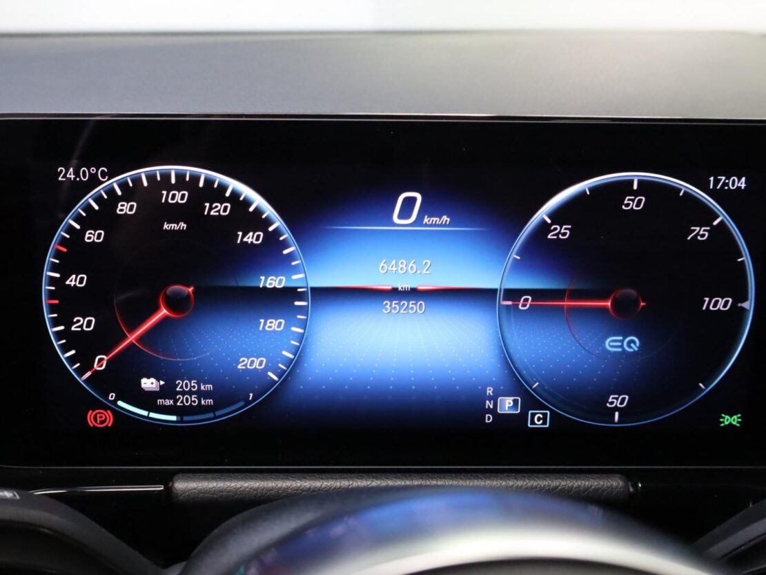 Mercedes Benz EQA Mercedes-Benz EQA 300 4Matic AMG Line 11
