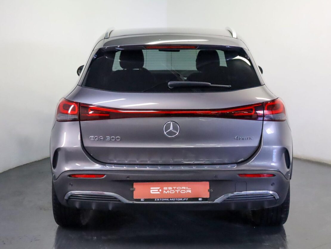 Mercedes Benz EQA Mercedes-Benz EQA 300 4Matic AMG Line 4
