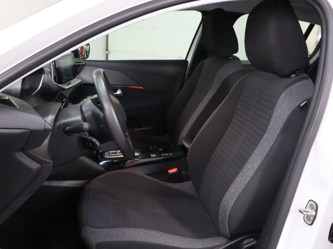 Peugeot e-208 Active Versão Eléctrica 9