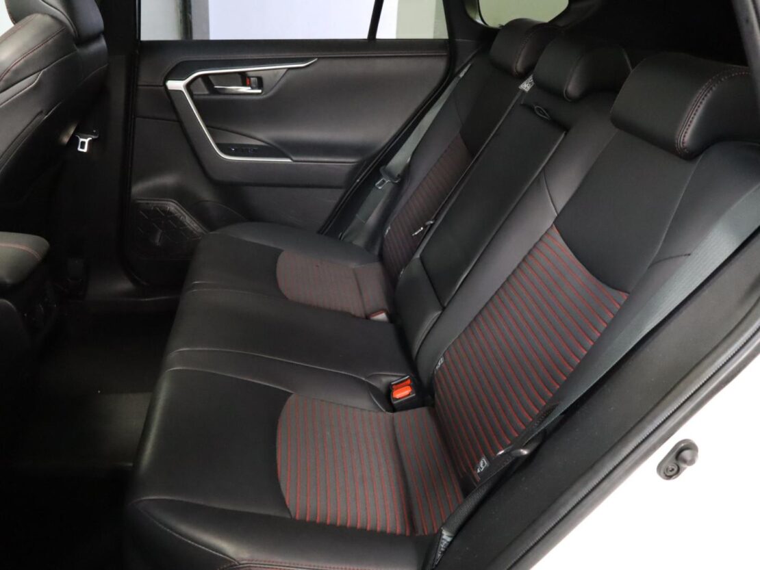 Toyota Rav4 2.5 HDF Plug-in Lounge AWD-i 11