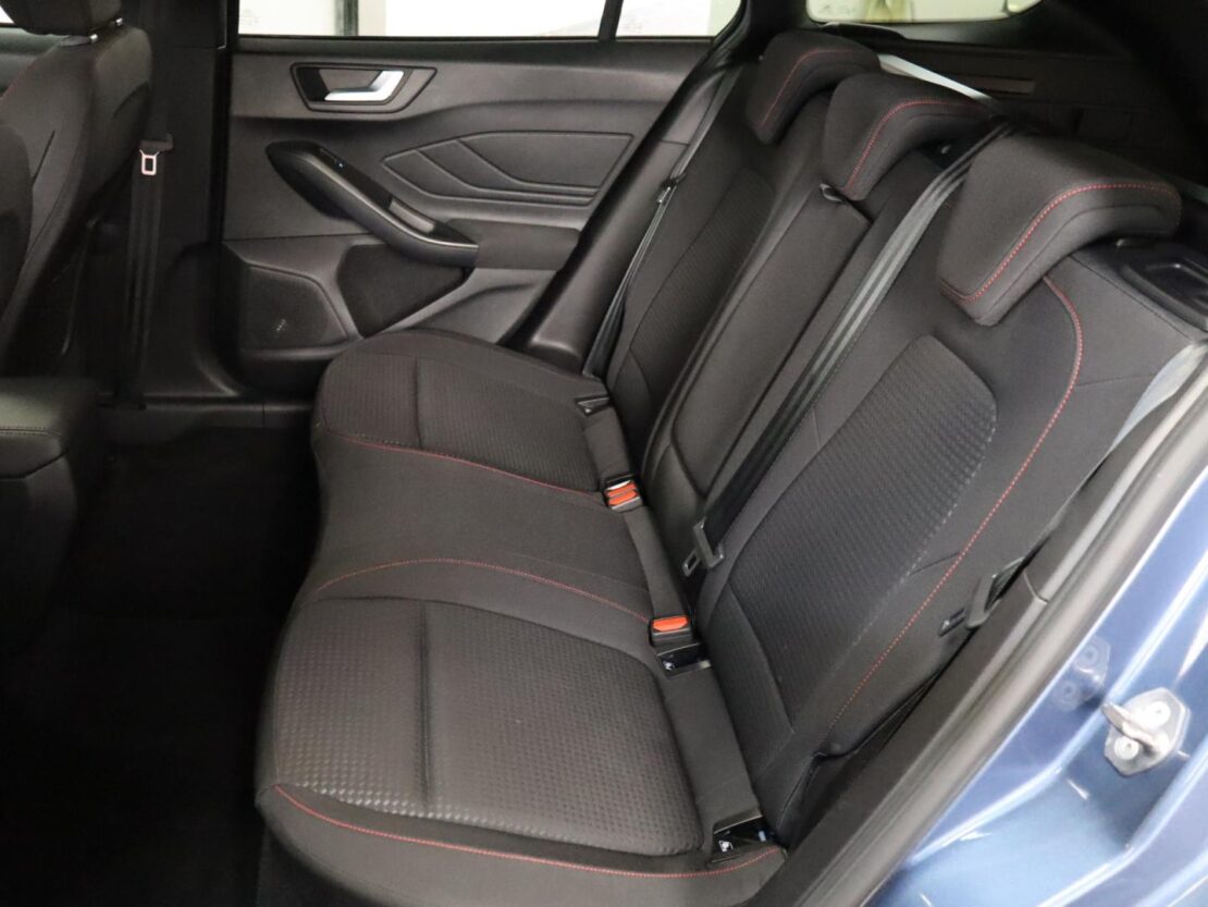 Ford Focus SW 1.0 ECOBOOST MHEV ST-LINE 8