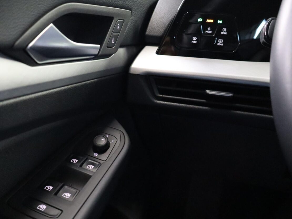Volkswagen Golf 1.5 TSI URBAN 12