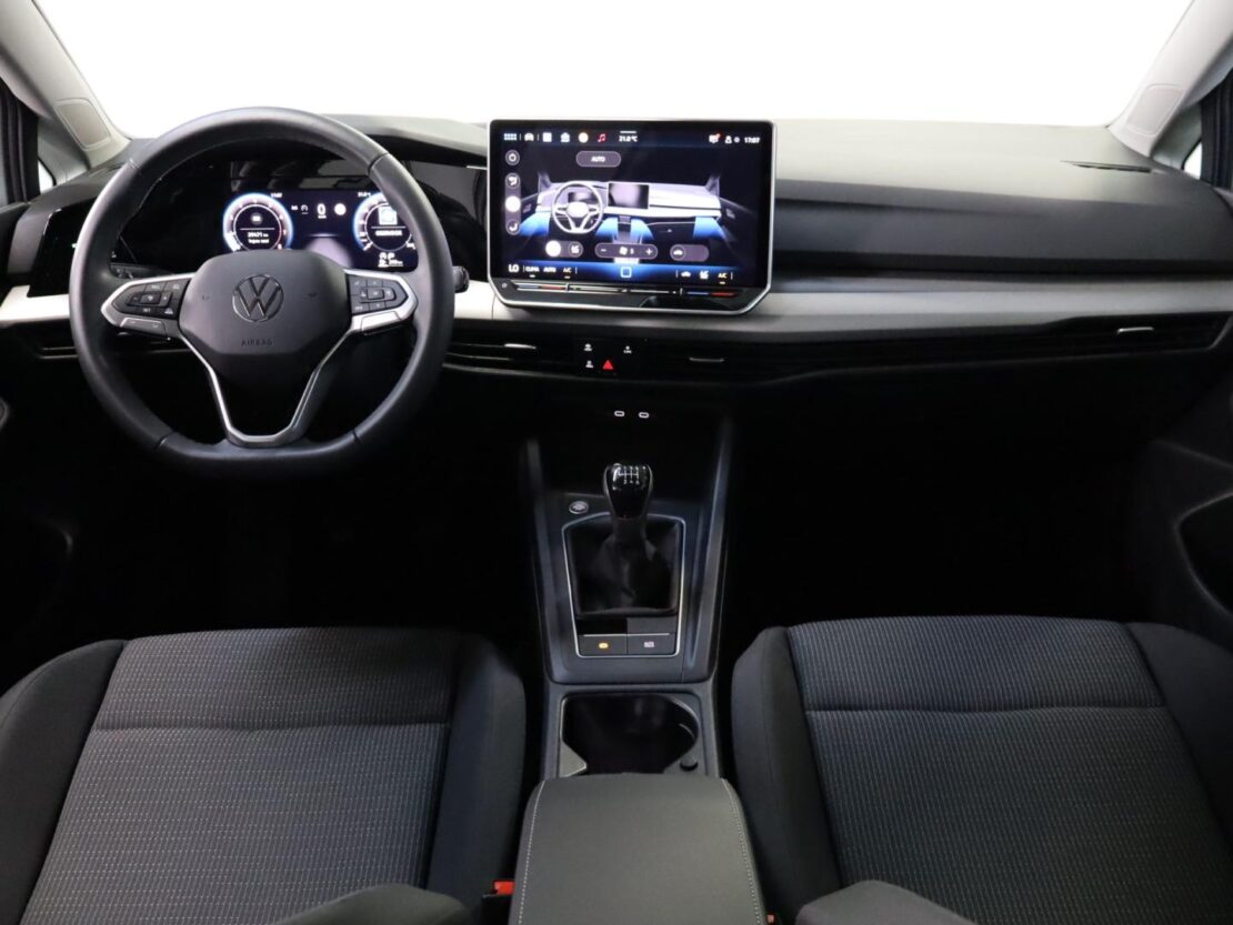 Volkswagen Golf 1.5 TSI URBAN 9