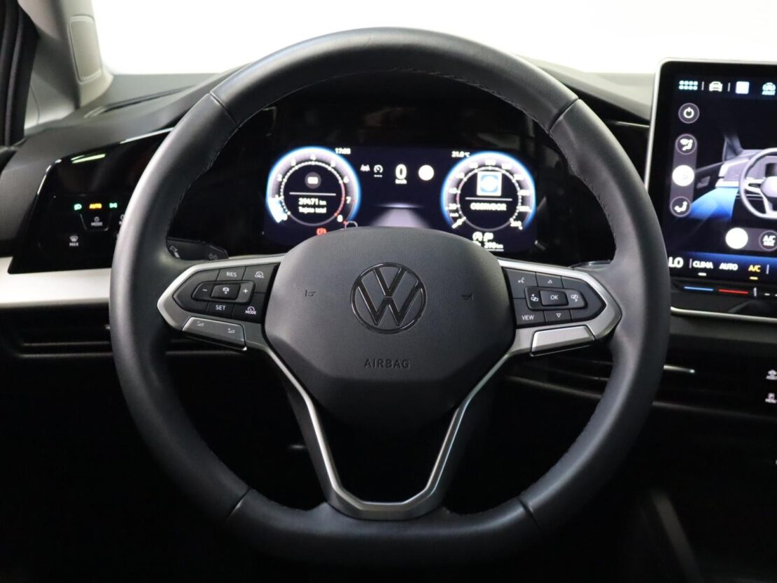 Volkswagen Golf 1.5 TSI URBAN 10