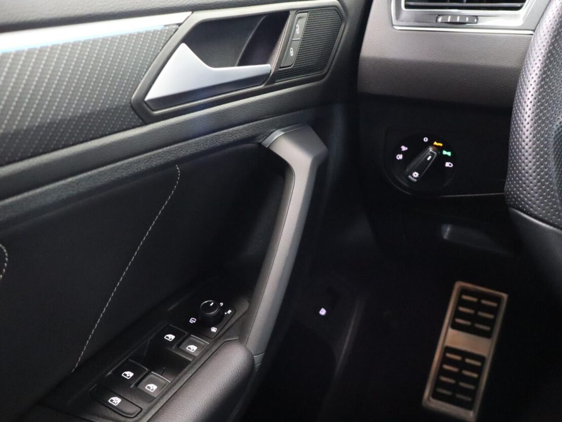 Volkswagen Tiguan 1.4 TSI eHybrid R-Line DSG 16