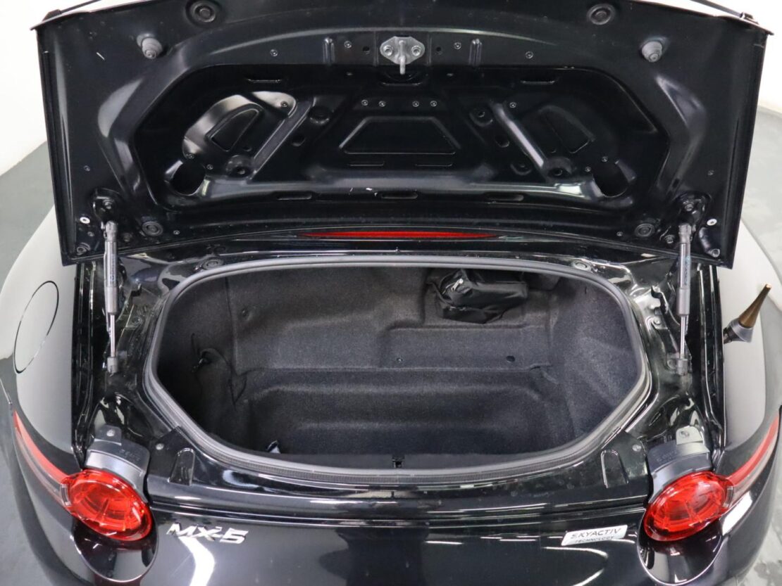 Mazda MX-5 1.5 SKY- G  Evolve Navi 21