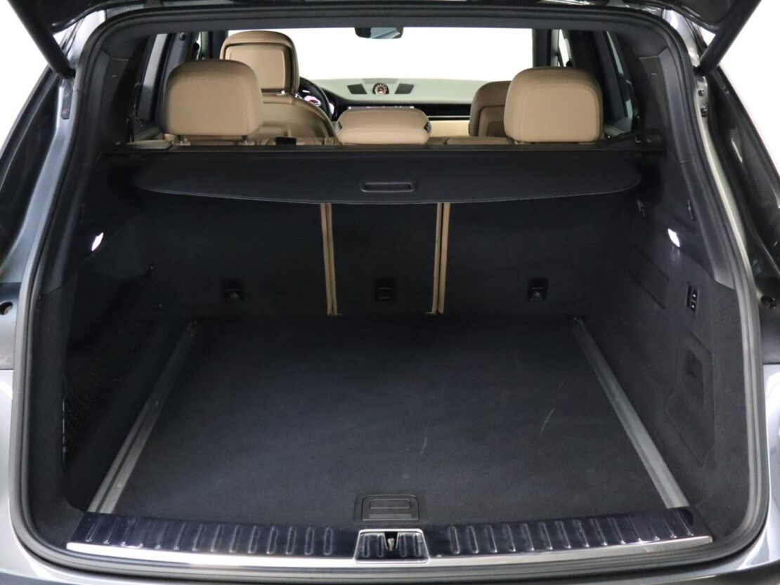 Porsche Cayenne Platinum Edition 27
